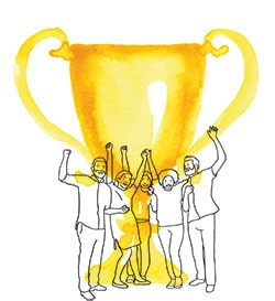 Juichende mensen met trofee beker